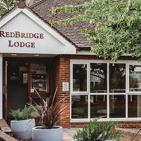 Redbridge Lodge Ilford Esterno foto